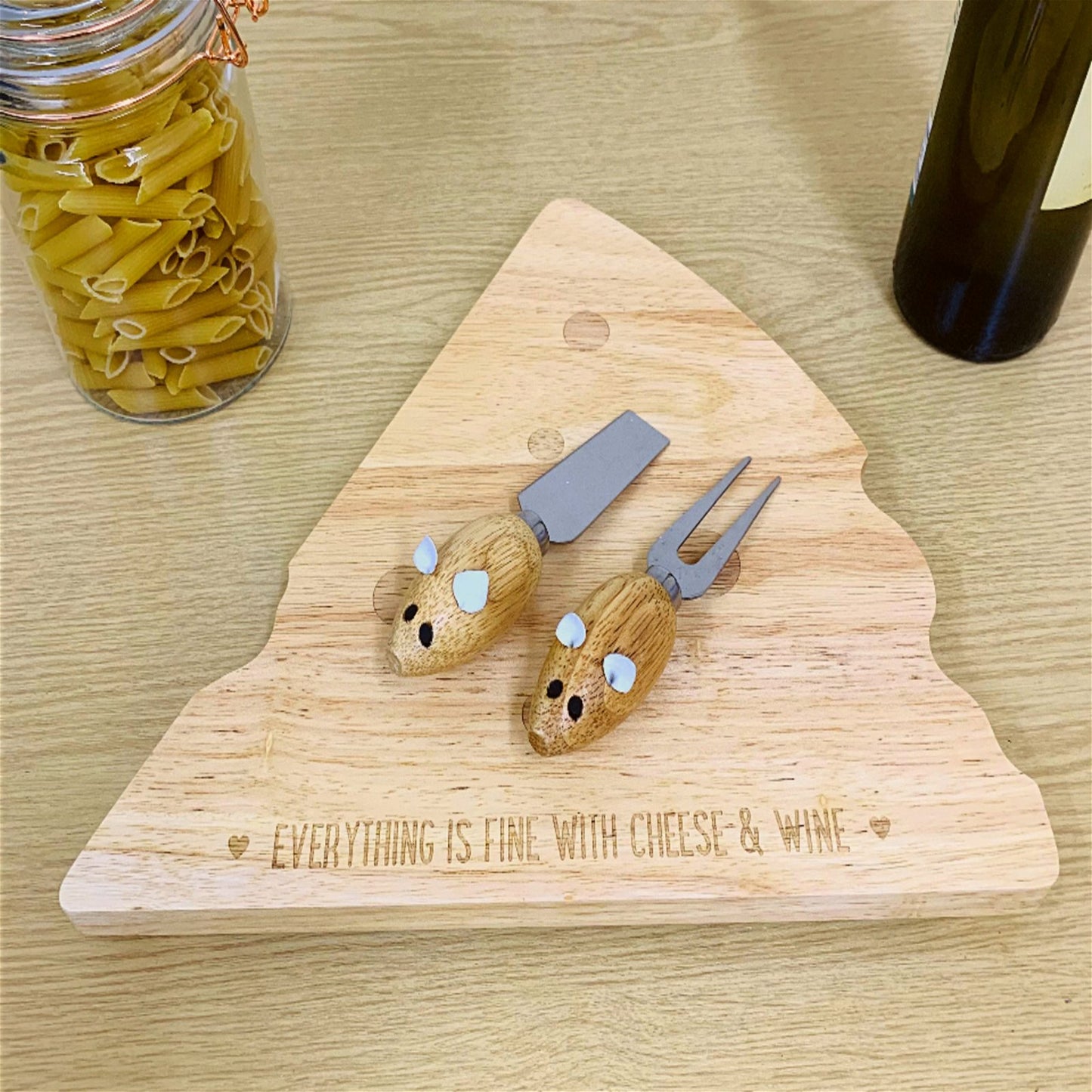 Cheeseboard Wedge Shape with Mouse Knives S-KG0791