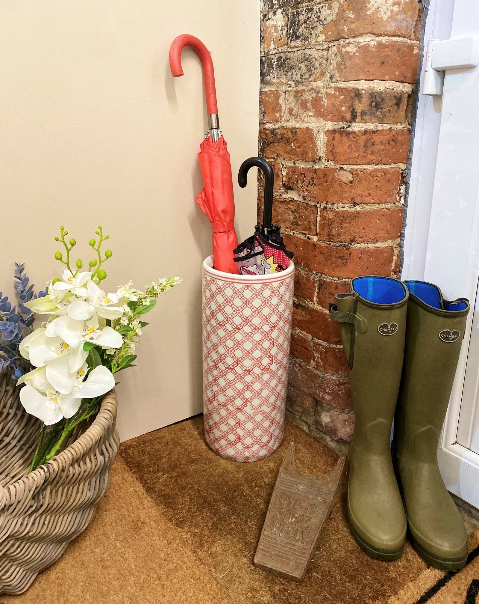 Red and White Daisy Chain Umbrella Stand MB039