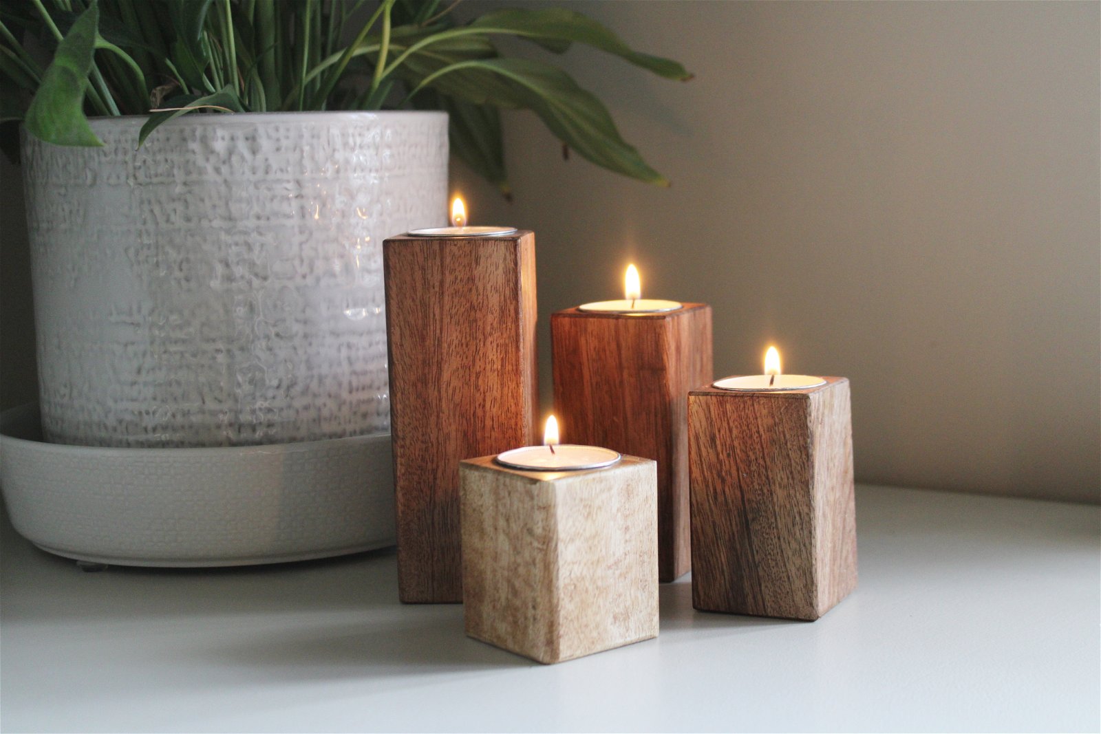 Set of Four Mango Wood Tealight Holders S-CH6180