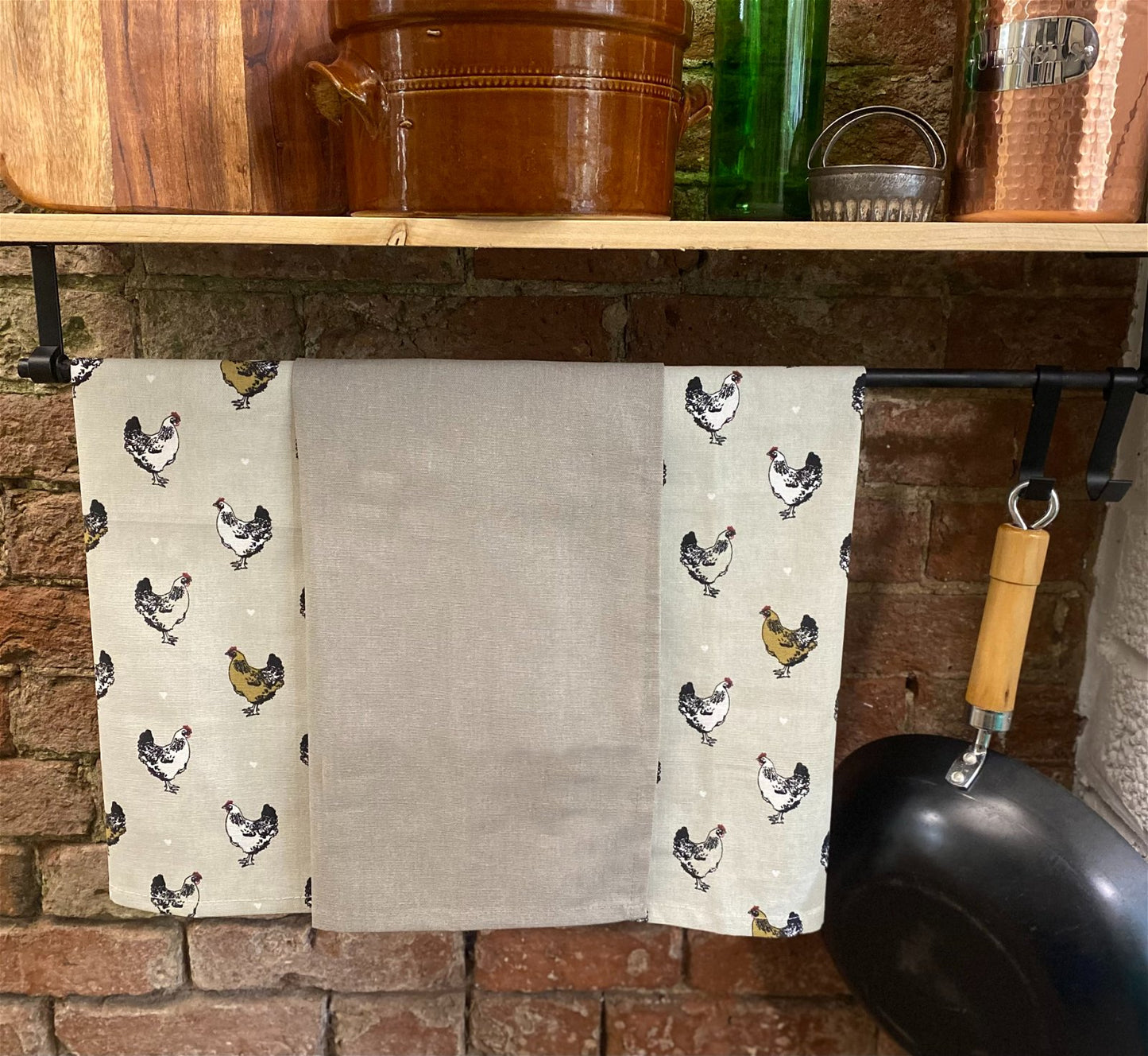 Pack of Three Tea Towels With A Chicken Print Design S-KG1081