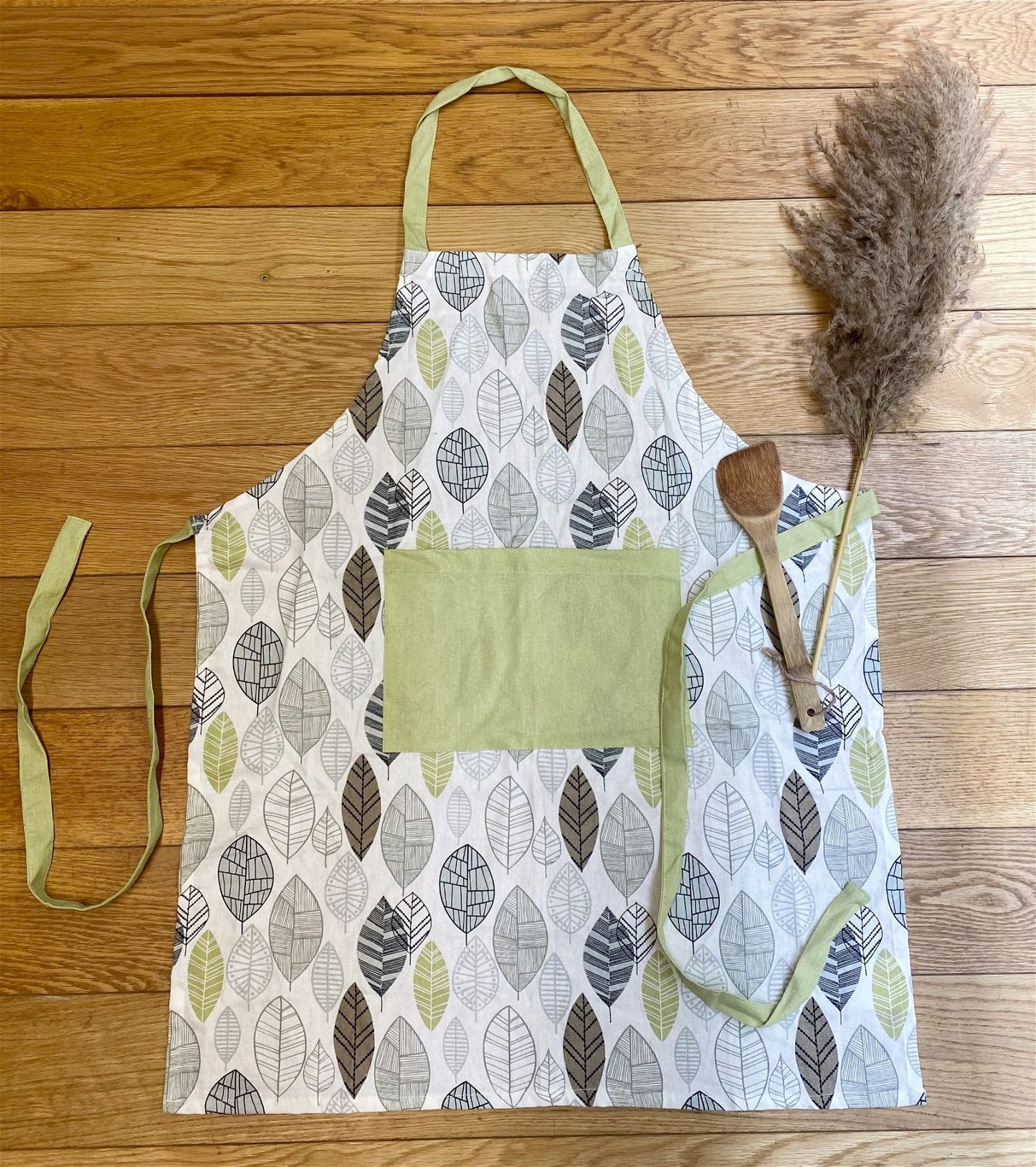 Kitchen Apron With Contemporary Green Leaf Print Design S-KG1085