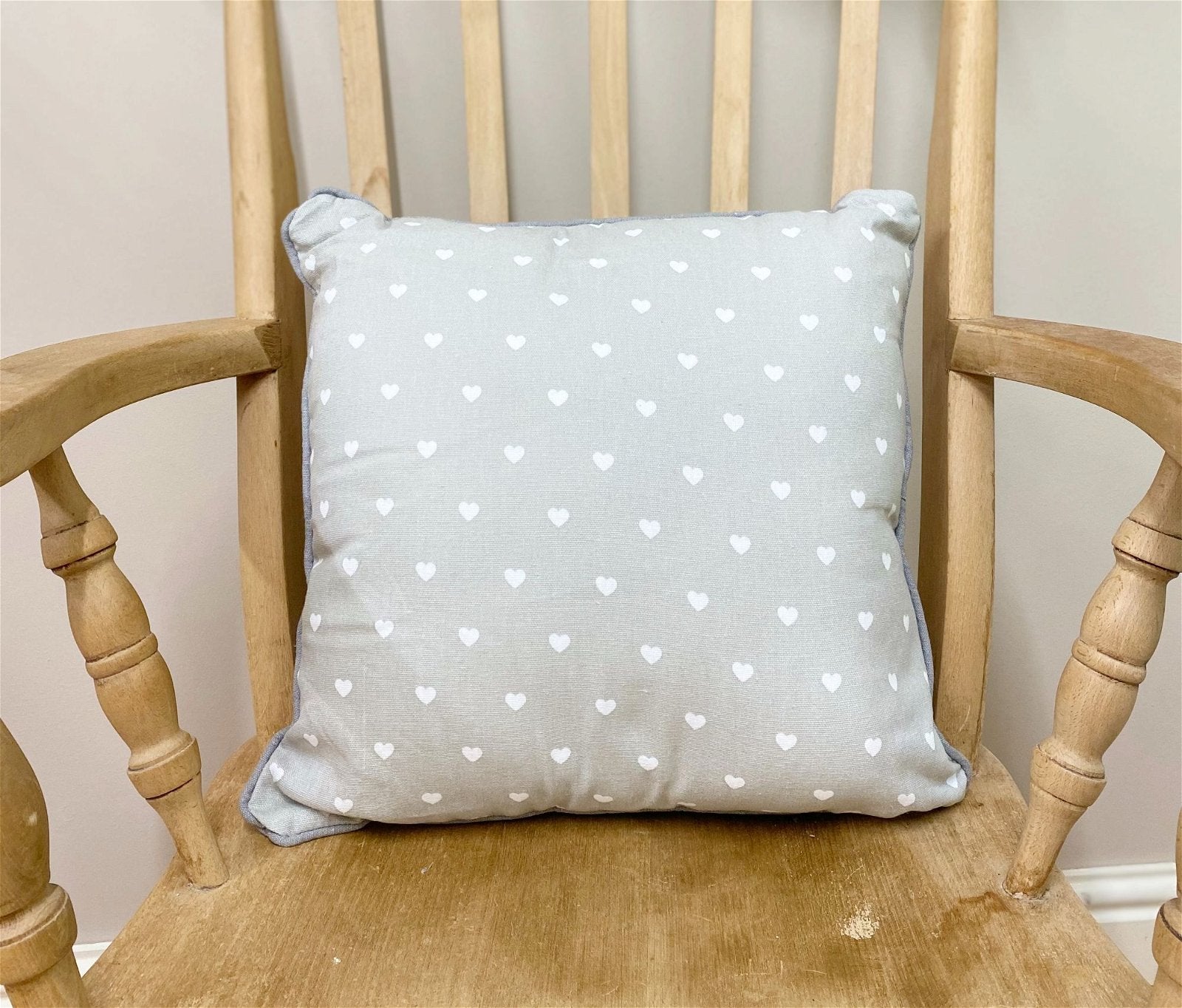 Scatter Cushion With A Grey Heart Print Design 37cm S-KG1133