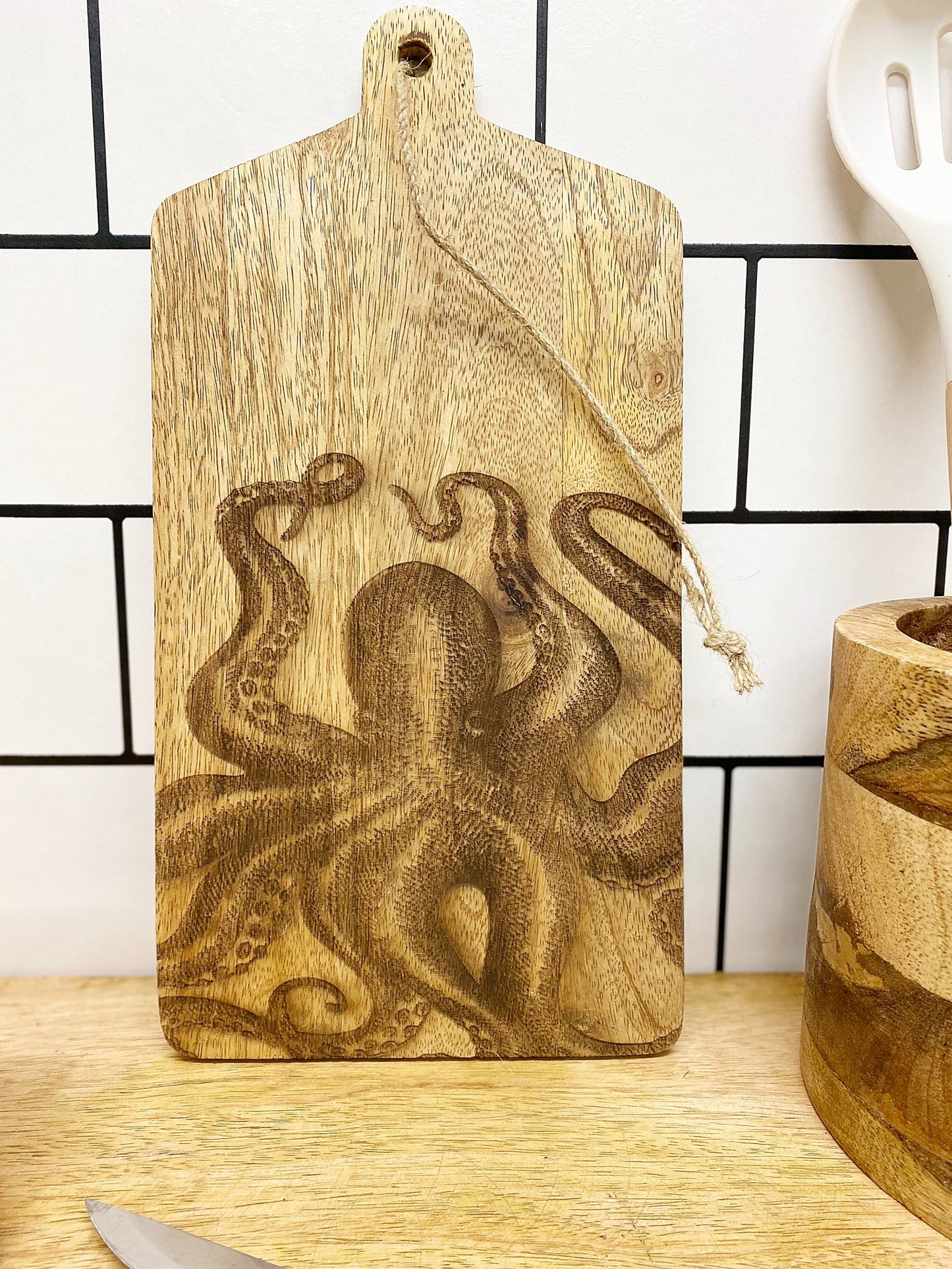 Octopus Engraved Wooden Cheese Board S-KG3044