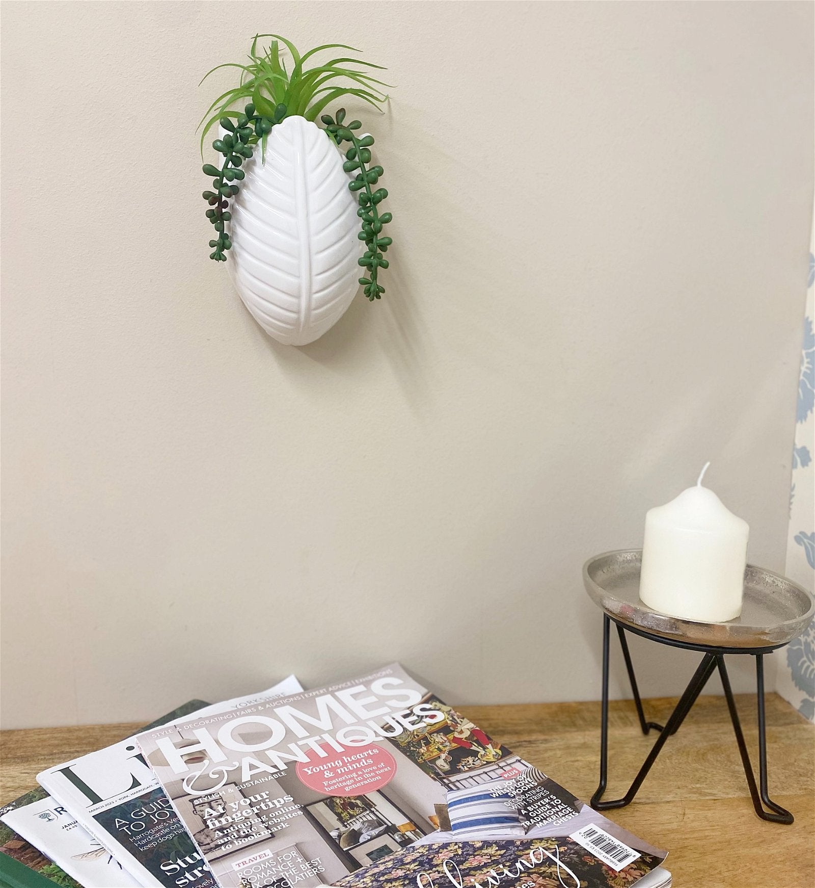 Faux Succulents in Wall Planter S-NI1035