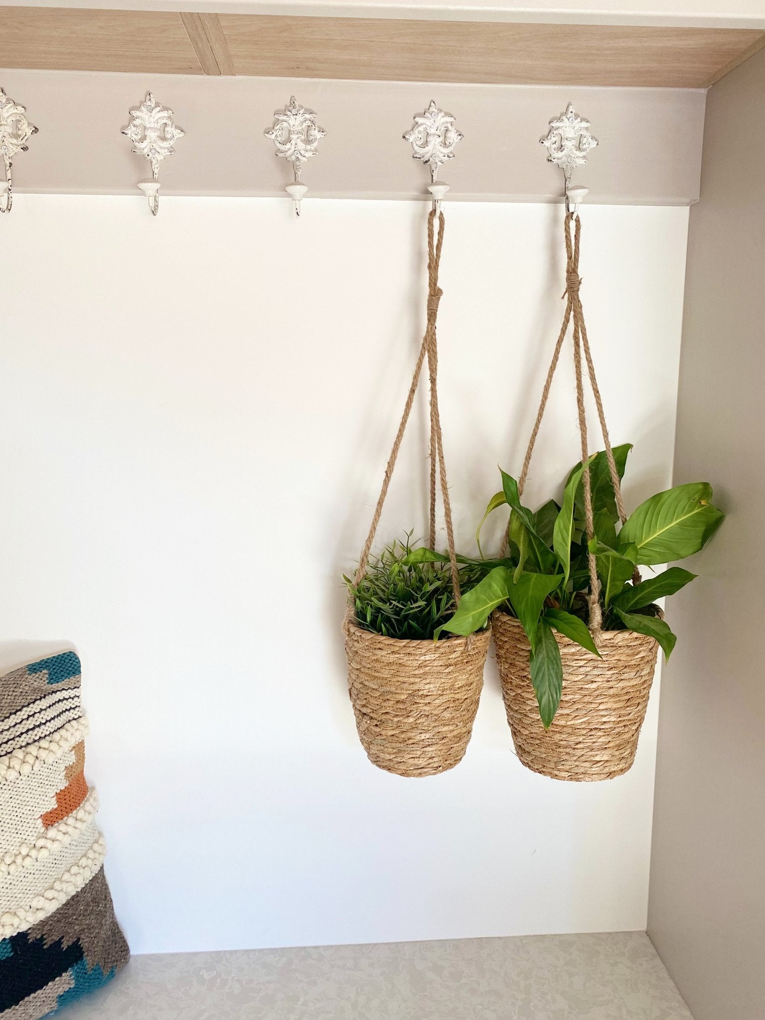 Set of Two Rush Grass Hanging Planters S-NI8979